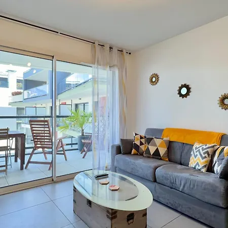 公寓 Charming 2 300m Walk From Du Bourget!
